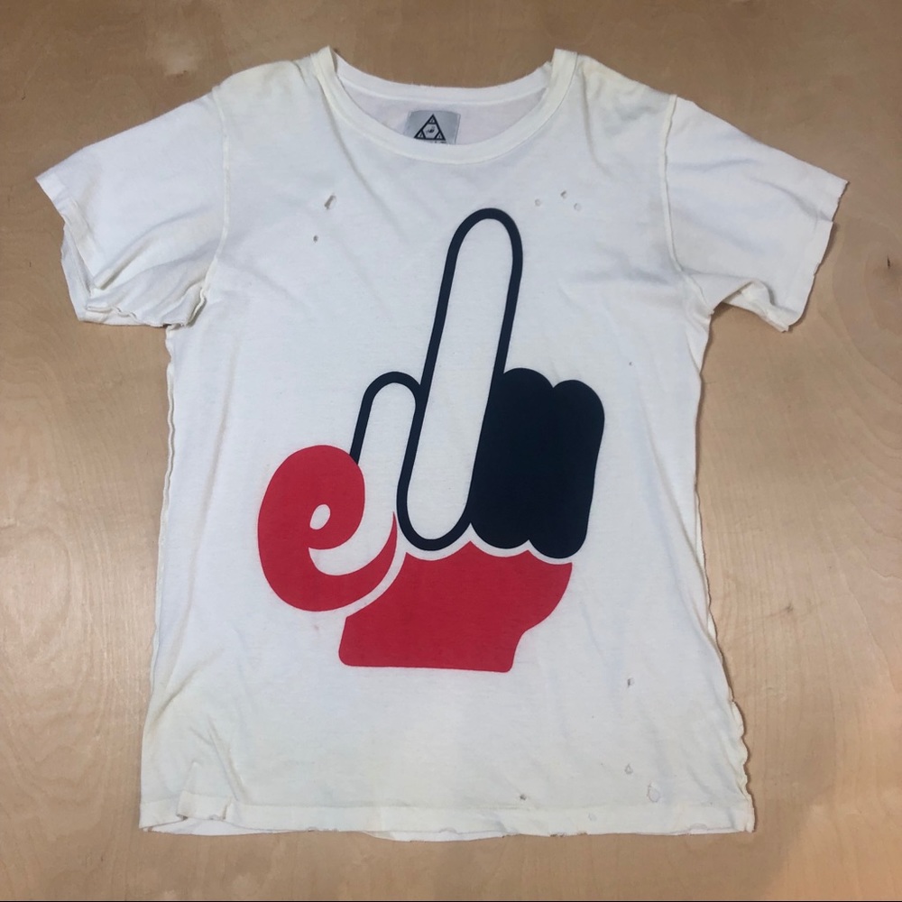 UNIF Middle Finger Distressed Phillies Tee Shirt S